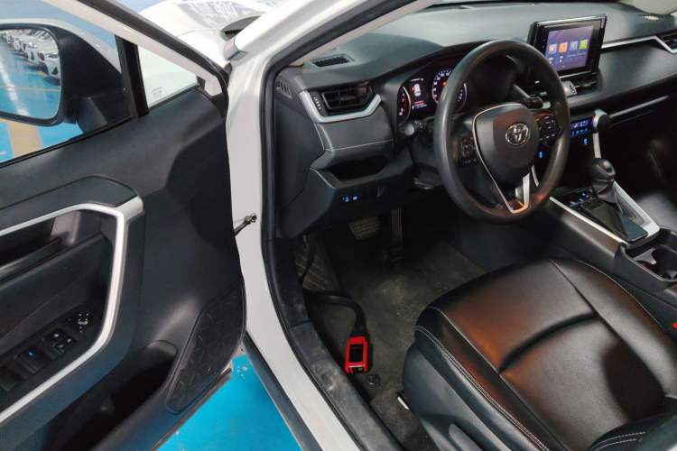 Used Toyota RAV4 2022 2.0L CVT Two-Wheel Drive Urban Edition Driver Seat