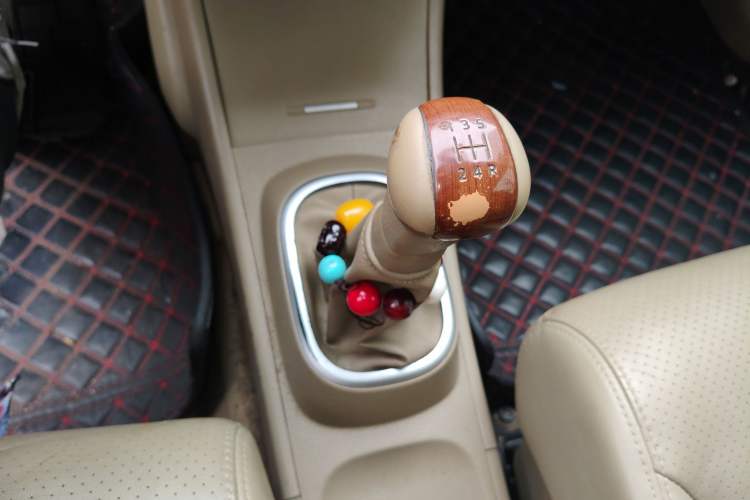 Used Nissan Tiida Sedan 2008 1.6L Manual Smart Version Gear Lever