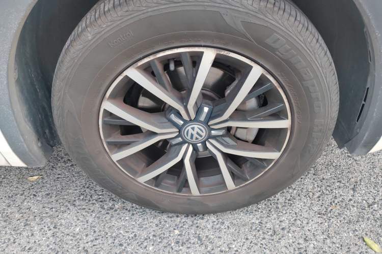 Used Volkswagen Tiguan L New Energy 2019 430 PHEV Hybrid Flagship Model Right Front Wheel Hub