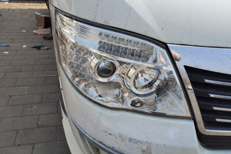 Used King Long Golden Way 2021 2.2L Jiemu 10-Seater Flat-Top V22H Right Front Headlight