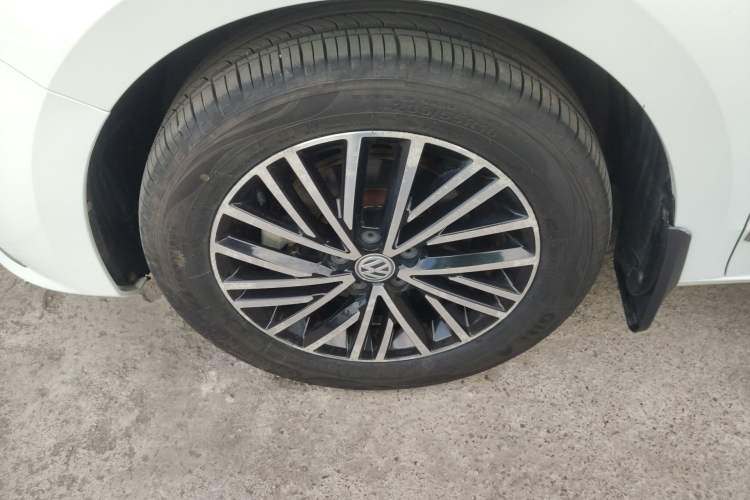 Used Volkswagen Bora 2016 1.6L Automatic Fashion Model