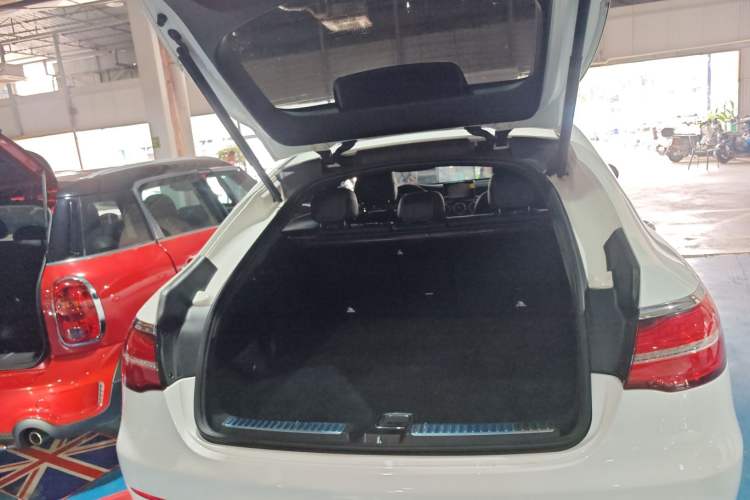 Used Mercedes-Benz GLC Coupe 2017 GLC 260 4MATIC Coupe SUV
