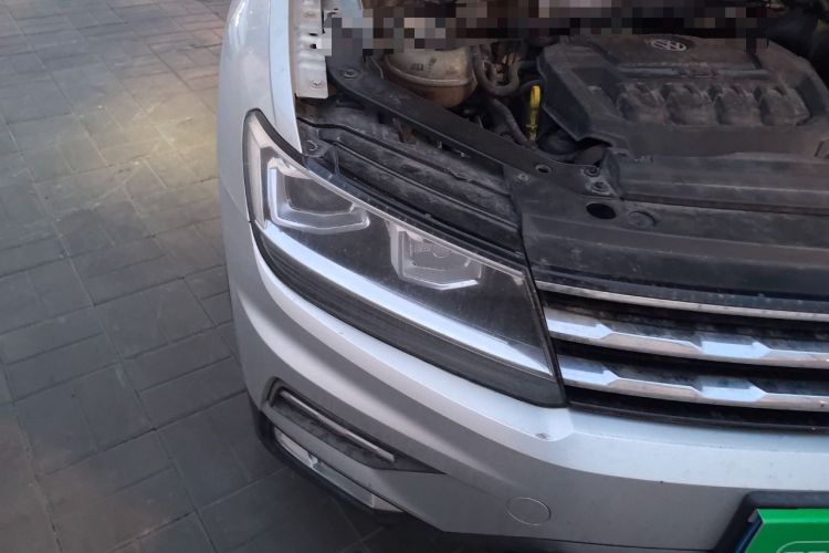 Used Volkswagen Tiguan L 2018 Facelift 330TSI Automatic Two-Wheel Drive Luxury Edition Right Front Headlight