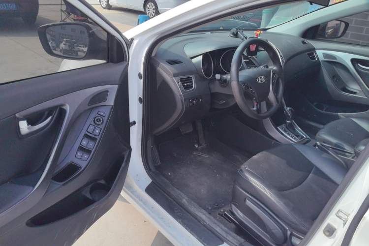 Used Hyundai Elantra (5th Generation / Langdong) 2016 1.6L Automatic Prestige Model
