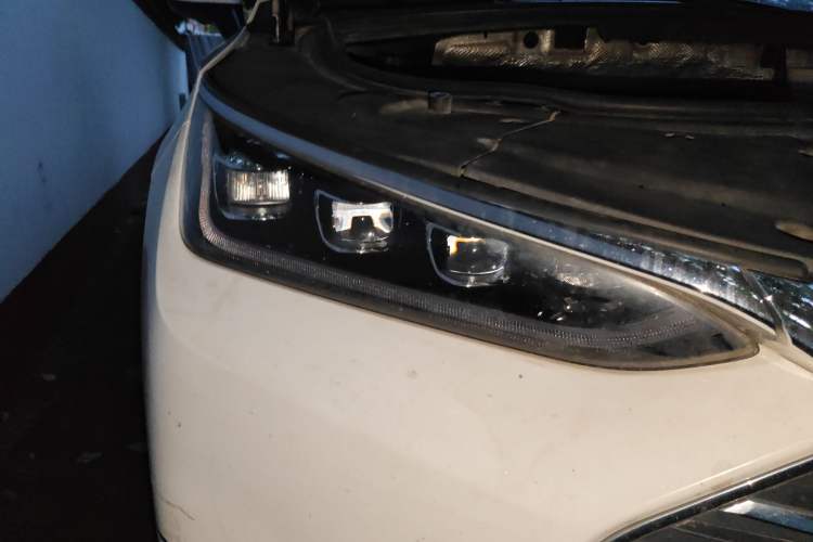 Used BYD Tang 2018 2.0T Automatic Smart Connect Prestige 7-Seater China V Standard