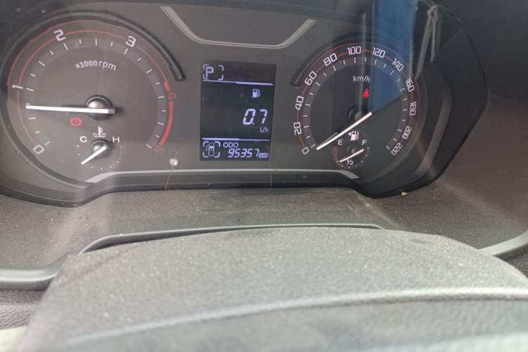 Used SAIC MAXUS T60 2017 2.8T Diesel Automatic 2WD High-Ride Comfort Plus Long-Body Emission Standard V