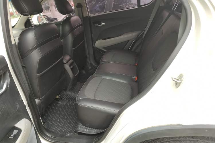 Used Baojun 510 2017 1.5L Manual Fashion Model Left Rear Seat