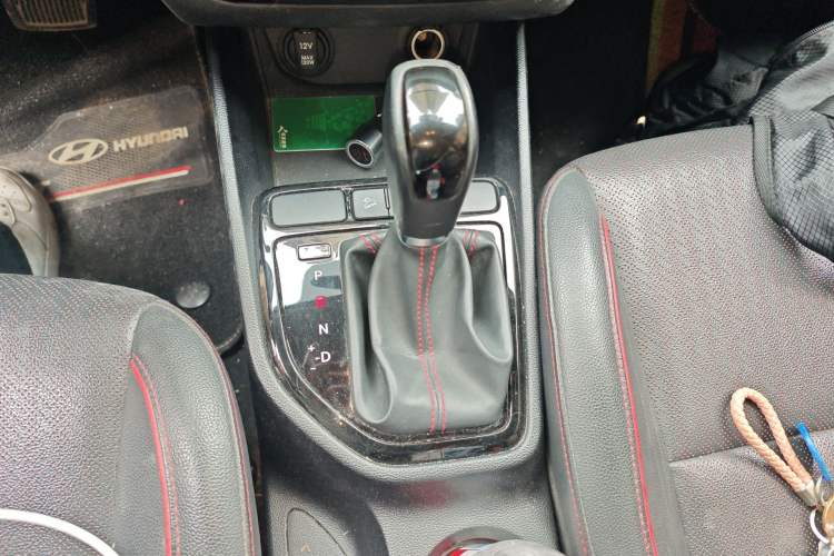Used Hyundai ix25 2017 1.6L Automatic Smart Version Gear Lever