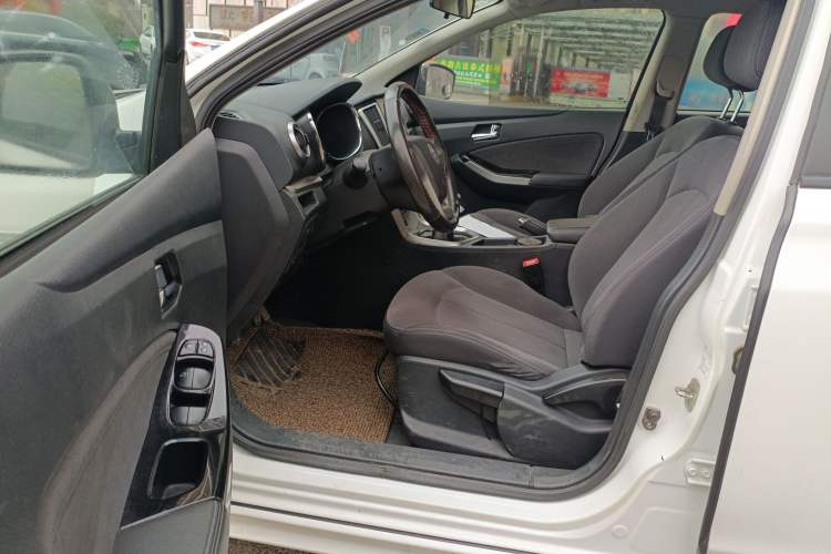 Used Venucia T70 2016 1.6L Manual Ruixing Edition
