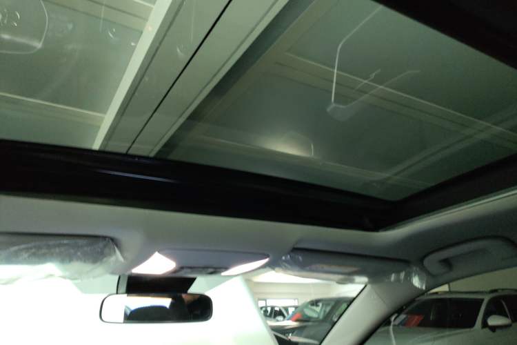 Used Toyota RAV4 2024 2.0L CVT Two-Wheel Drive Fashion Plus Edition Headliner