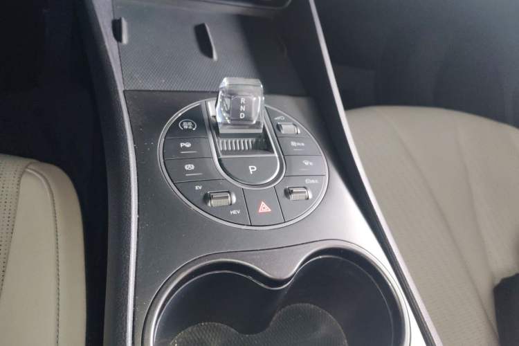 Used BYD Seal 05 DM-i 2025 DM-i Smart Drive 55KM Prestige Model Gear Lever