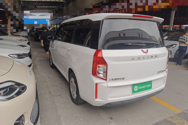 Used Wuling Hongguang PLUS 2019 1.5T Manual Luxury 7-Seater Exterior 2