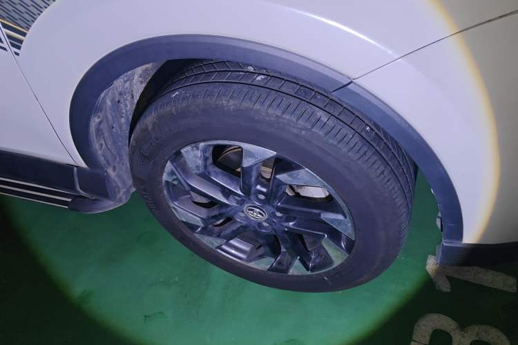 Used Toyota RAV4 2016 2.5L Automatic 4x4 Elite Edition Right Front Wheel Hub