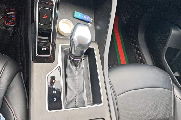 Used Roewe i5 2023 1.5L CVT Luxury Edition Gear Lever