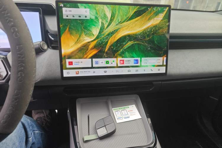 Used Lynk & Co 08 EM-P 2023 220km All-Wheel-Drive Performance Halo Audio And AC Panel