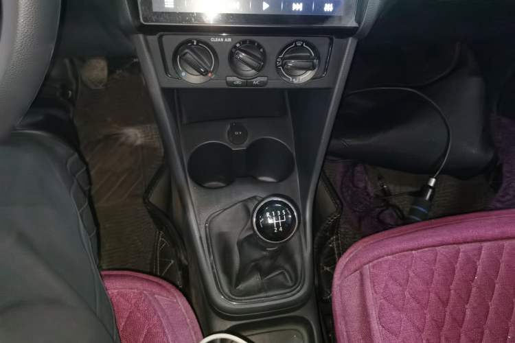 Used Volkswagen Polo 2016 1.4L Manual Fashion Model