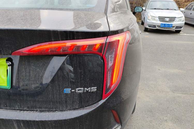 Used Hongqi E-QM5 2023 Base Travel Edition
