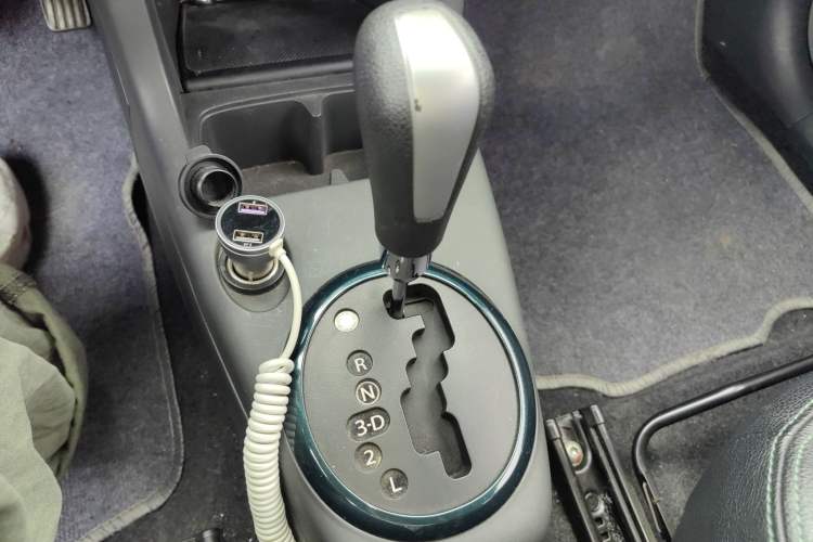 Used Suzuki Swift 2016 1.5L Automatic Fashionable Coolplay Edition Gear Lever