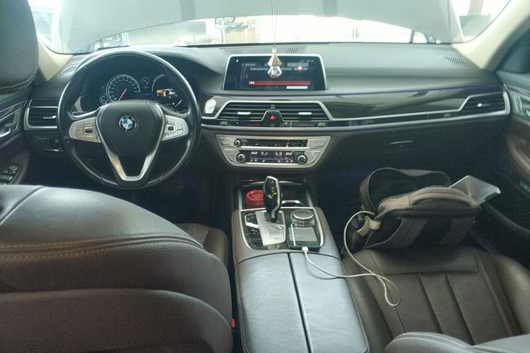 Used BMW 7 Series 2017 730Li Leading Model Center Console