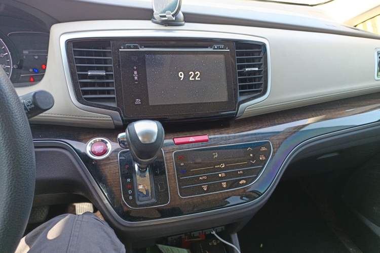 Used Honda Odyssey 2017 2.4L Luxury Edition Audio And AC Panel