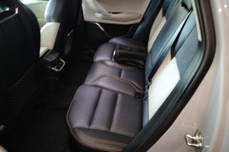 Used Lynk & Co 06 EM-P 2022 PHEV 84 km Range Pro Version