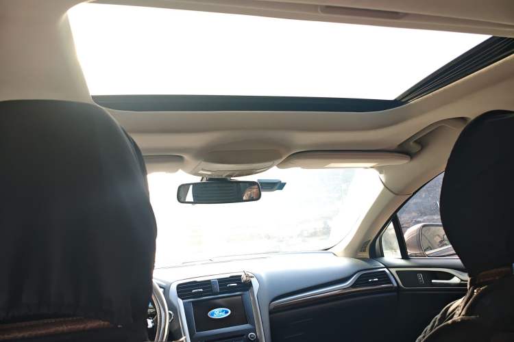 Used Ford Mondeo 2017 EcoBoost 180 Luxury Model Headliner