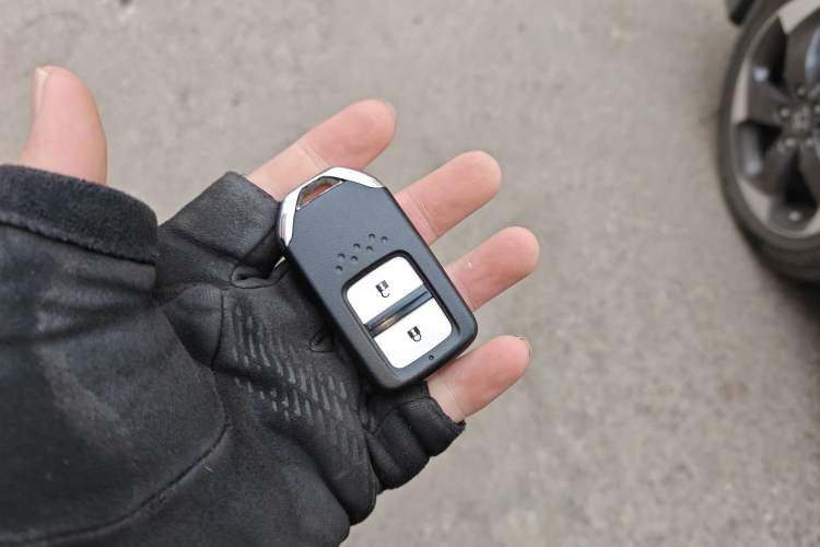 Used Honda Vezel 2016 1.8L CVT Front-Wheel Drive Pioneer Edition
