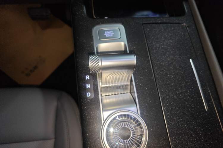 Used BAIC Off-Road BJ30 2024 1.5T Magic Electric Drive Advanced Version Gear Lever