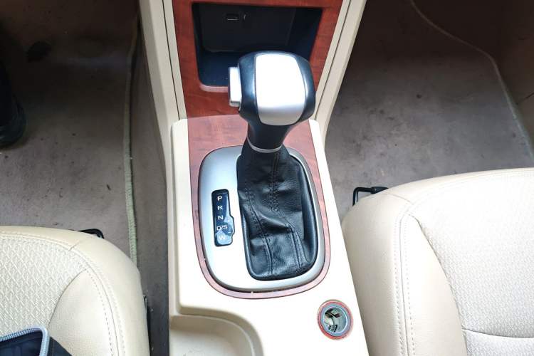 Used Roewe 350 2014 1.5L Automatic Xunyue Version Gear Lever