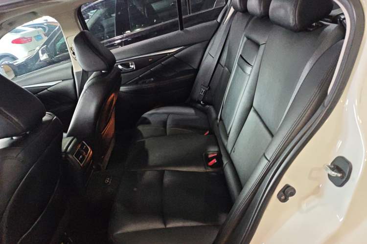 Used Infiniti Q50L 2015 2.0T Comfort Edition
