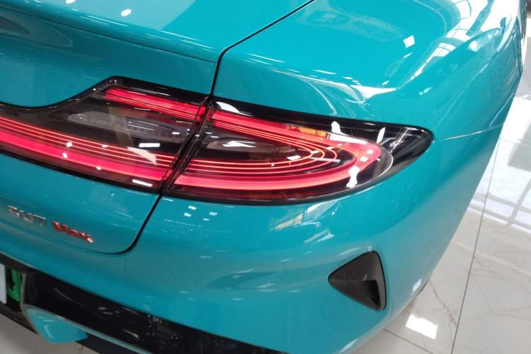 Used Xiaomi Auto SU7 2024 Four-Wheel Drive Ultra-Long Range Advanced Intelligent Driving Max Edition