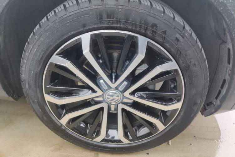 Used Volkswagen T-ROC 2020 280TSI DSG Two-Wheel Drive Comfort Version Right Front Wheel Hub
