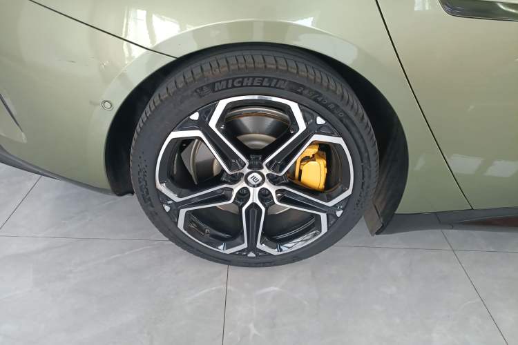 Used Xiaomi Auto SU7 2024 Rear-Drive Long-Range Intelligent Driving Version