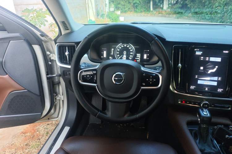 Used Volvo S90 2017 T4 Zhiyi Edition