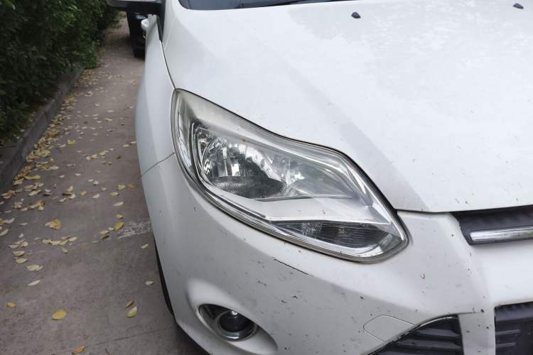 Used Ford Focus 2012 Hatchback 1.6L Automatic Fashion Edition Right Front Headlight