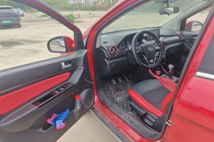 Used BAIC Senova X25 2015 1.5L Manual Elite Edition Driver Seat