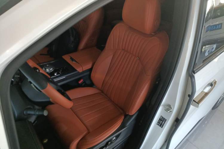 Used GAC Trumpchi M8 2025 Zongshi Series Super Hybrid Edition
