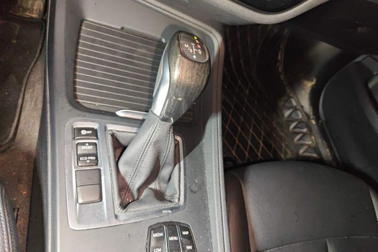 Used BMW 1 Series 2019 118i Fashion Model Gear Lever