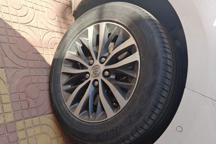 Used Buick GL8 2018 ES 28T Flagship Model China VI Standard