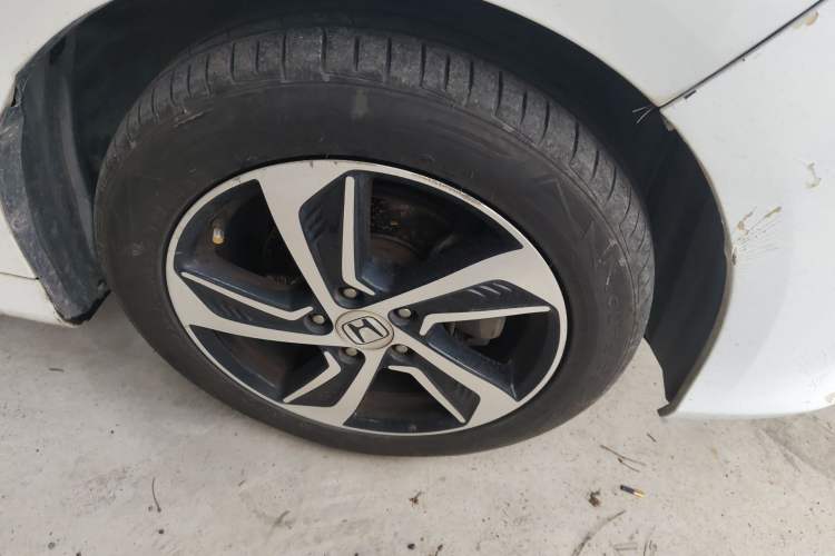 Used Honda Odyssey 2017 2.4L Smart Edition Right Front Wheel Hub