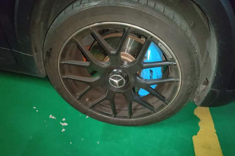 Used Mercedes-Benz GLB AMG 2021 AMG GLB 35 4MATIC Right Front Wheel Hub