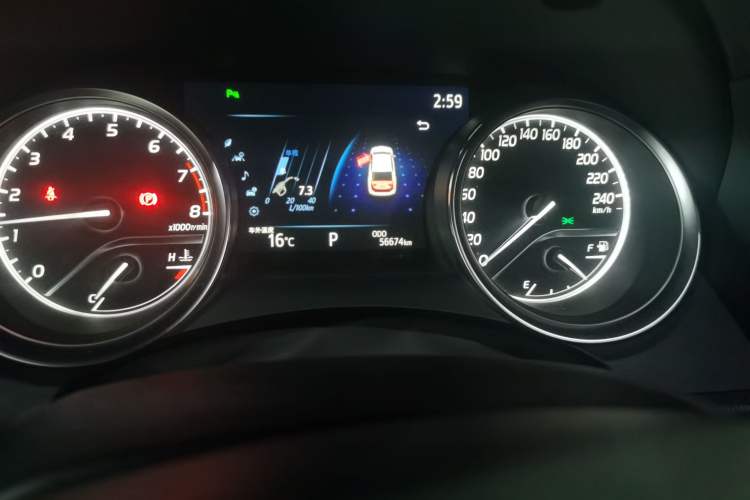 Used Toyota Camry 2019 Revised Version 2.0G Luxury Edition Odometer Close Up