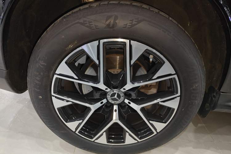 Used Mercedes-Benz GLC 2024 GLC 260 L 4MATIC Luxury Model 5 Seats Right Rear Wheel Hub