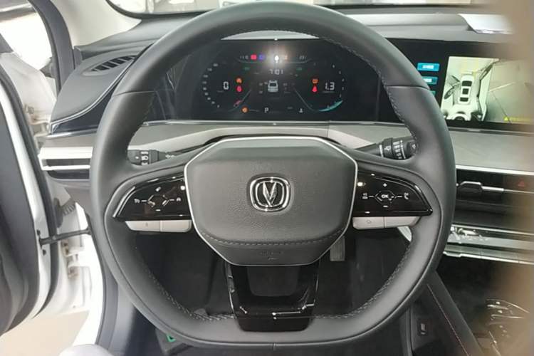 Used CHANGAN Eado 2023 Changan Edition PLUS Blue Whale NE 1.4T GDI DCT Prestige Version

