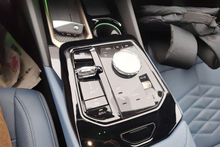 Used BMW 5 Series 2025 530Li Luxury Edition M Sport Package
