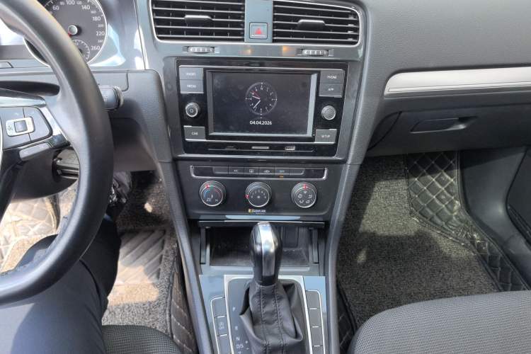 Used Volkswagen Golf 2018 230TSI Automatic Comfort Model
