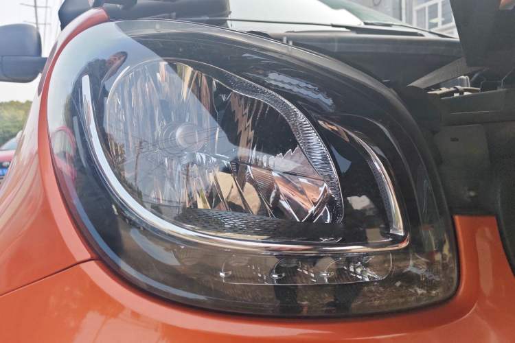 Used smart forfour 2018 1.0L 52 kW Dynamic Edition
