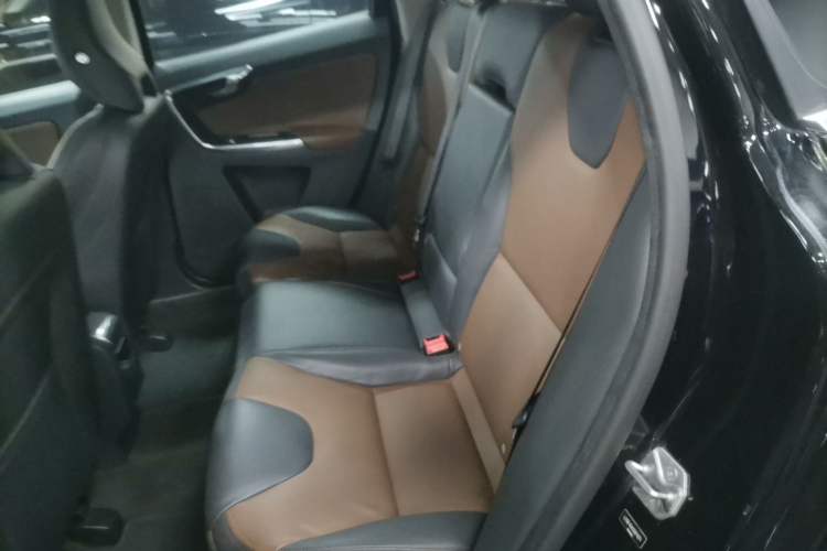 Used Volvo XC60 2016 T5 Smart Upgrade Model
