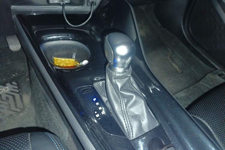 Used Toyota C-HR 2018 2.0L Luxury Sunroof Version China VI Standard