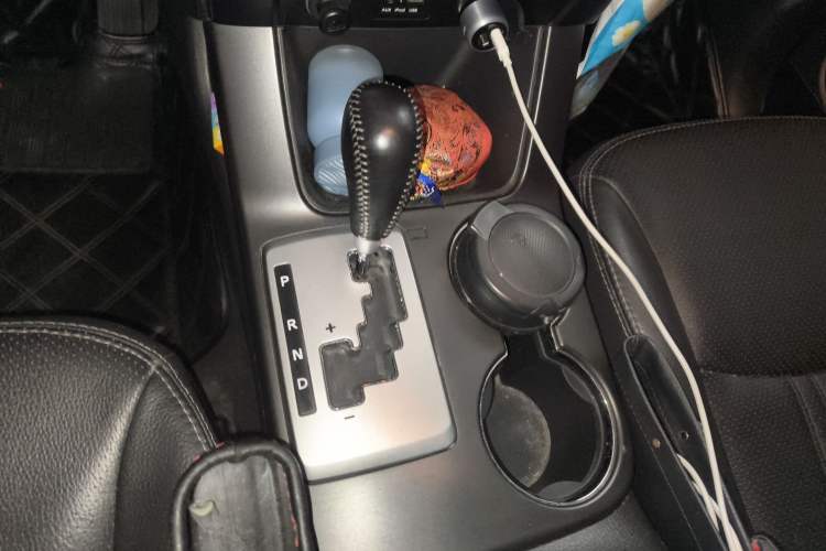 Used Kia Sorento 2012 2.2T Diesel Luxury Edition Gear Lever